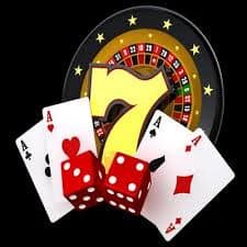 Tampilan meja live casino dengan dealer dan chat pemain